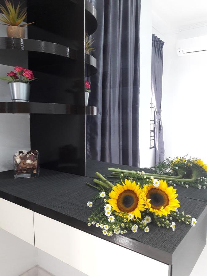Jb Homestay Bukit Indah Wifi Ciq Mall Legoland Free Parking Johor Bahru Exteriör bild