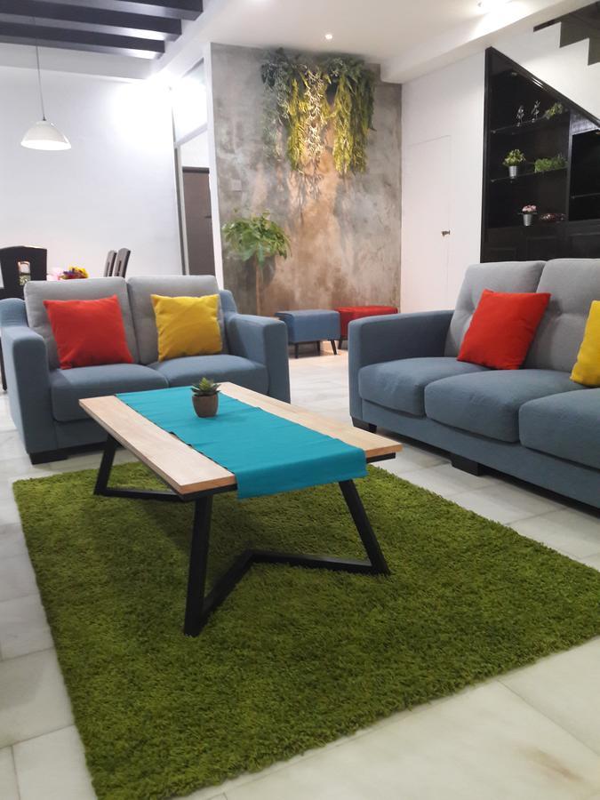 Jb Homestay Bukit Indah Wifi Ciq Mall Legoland Free Parking Johor Bahru Exteriör bild